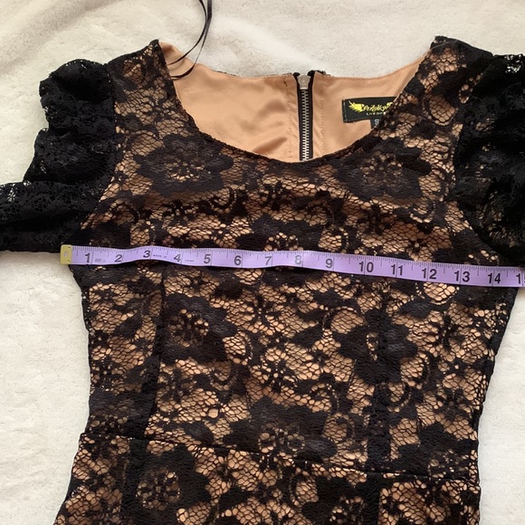 Lace mini dress with tan underlay - Picture 4 of 6